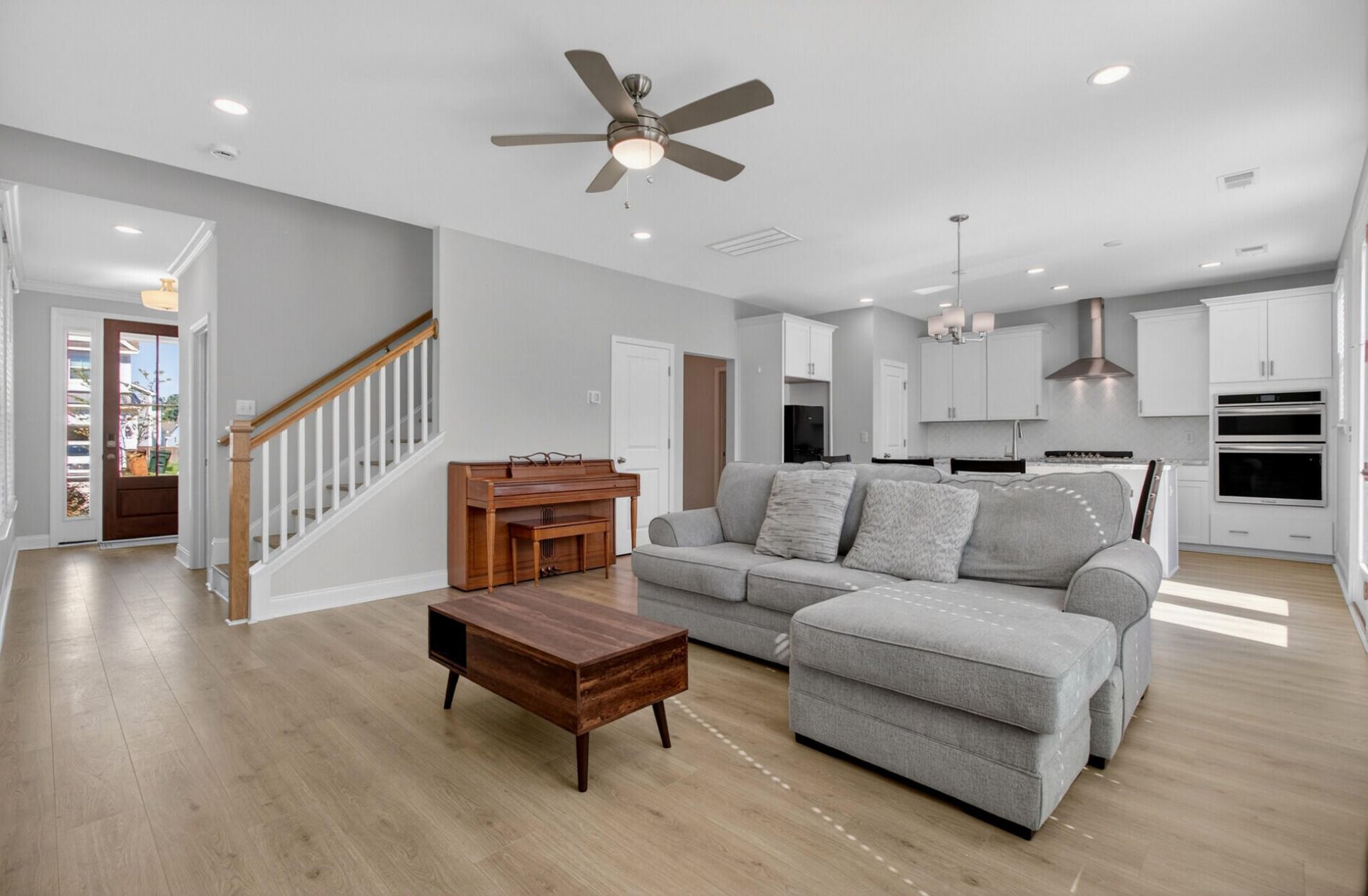 490 Eagleview Drive Photo 6