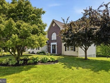 604 FARMINGDALE DRIVE, DOUGLASSVILLE, PA 19518