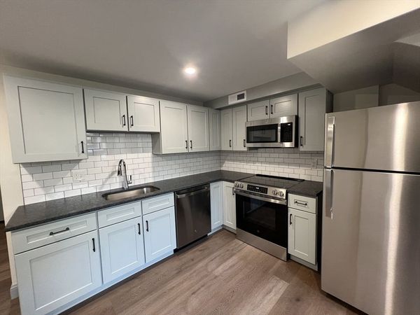 160 Seabury St, Unit 27, Fall River, MA 02720