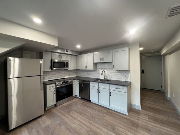 160 Seabury St, Unit 26, Fall River, MA 02720