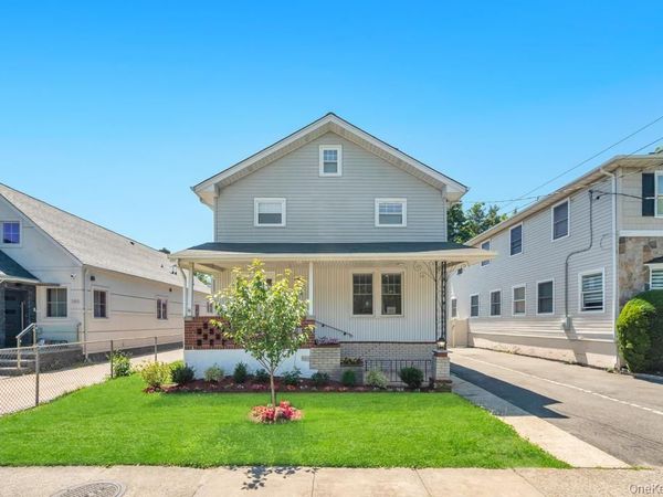 389 Hamilton Avenue , Hewlett, NY 11557