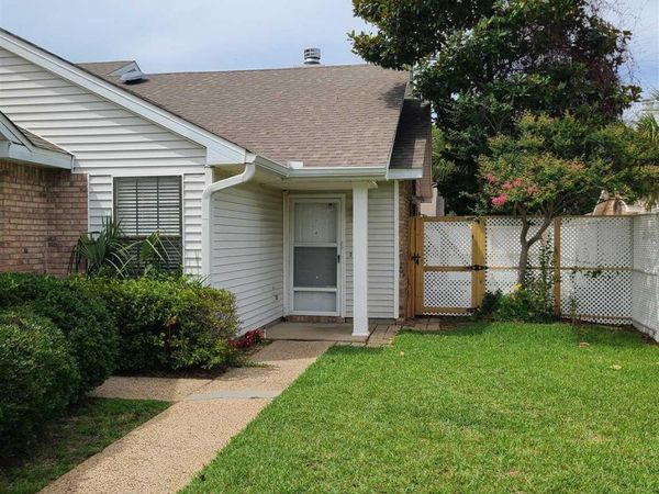 5051 Grande Dr, Unit I-1, Pensacola, FL 32504