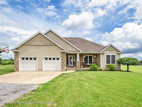 7729 S Airport Road, DeWitt, MI 48820