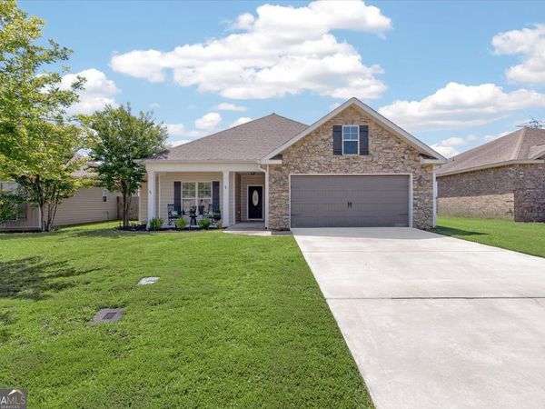 129 Savannah Lane, Bonaire, GA 31005