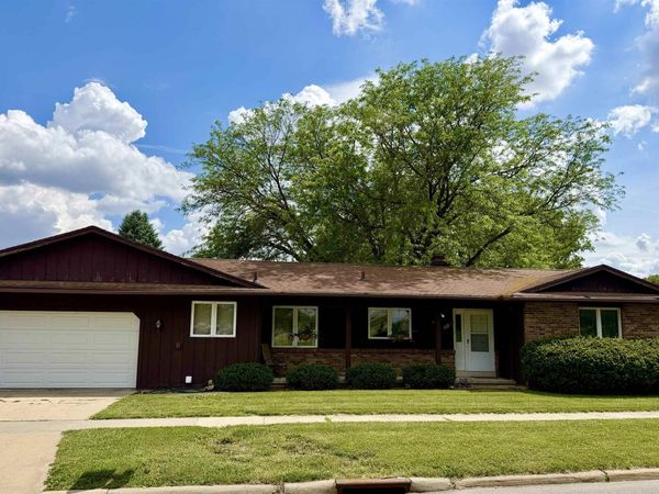 409 & 806 Rachael & Nancy , Waterloo, IA 50701