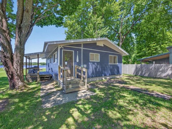 2864 Lake Shore Drive, Cadillac, MI 49601