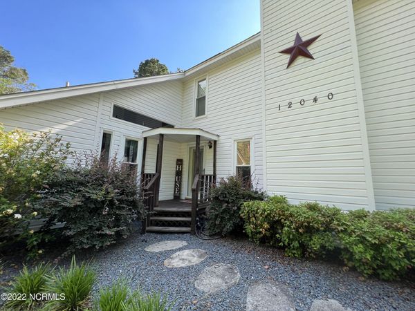 12040 Mccormick Drive, Maxton, NC 28364