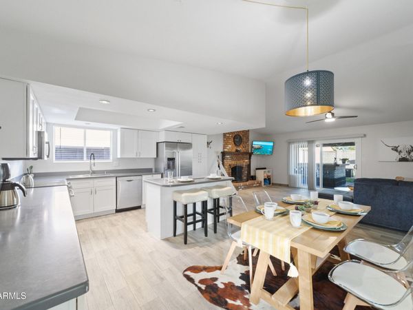 222 W WESCOTT Drive, Phoenix, AZ 85027