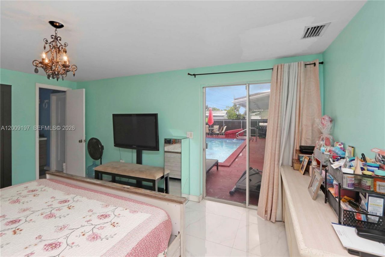 1762 NW 8th Ave, Homestead, FL 33030 Photo