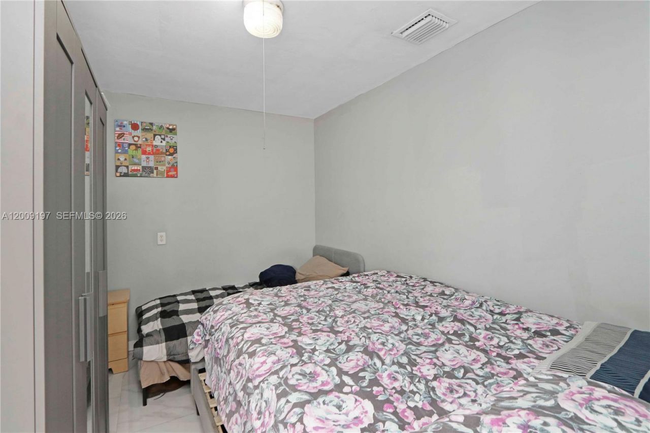 1762 NW 8th Ave, Homestead, FL 33030 Photo