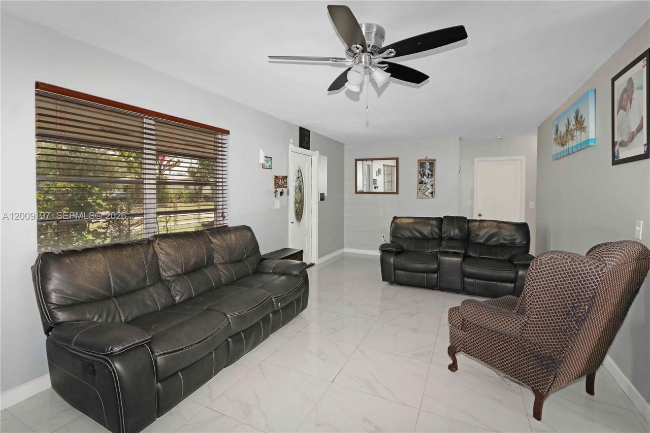 1762 NW 8th Ave, Homestead, FL 33030 Photo