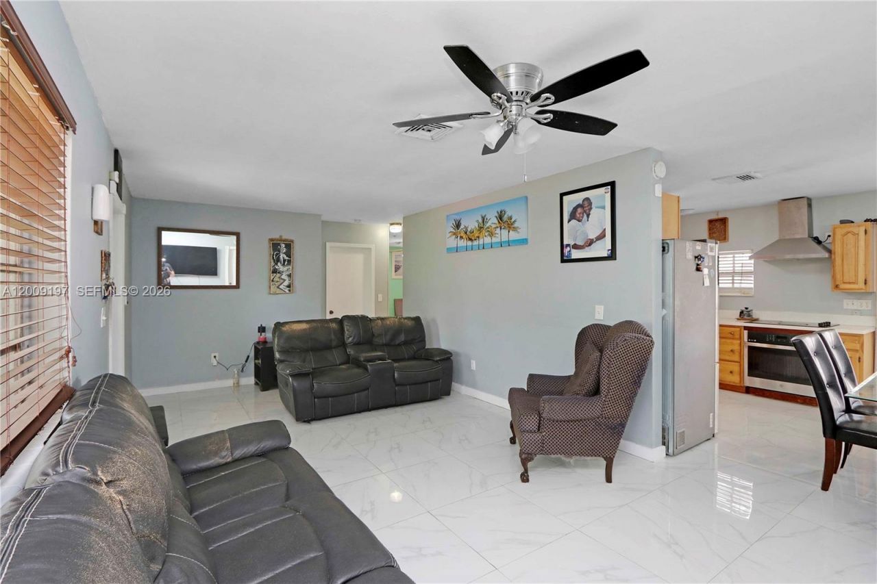 1762 NW 8th Ave, Homestead, FL 33030 Photo