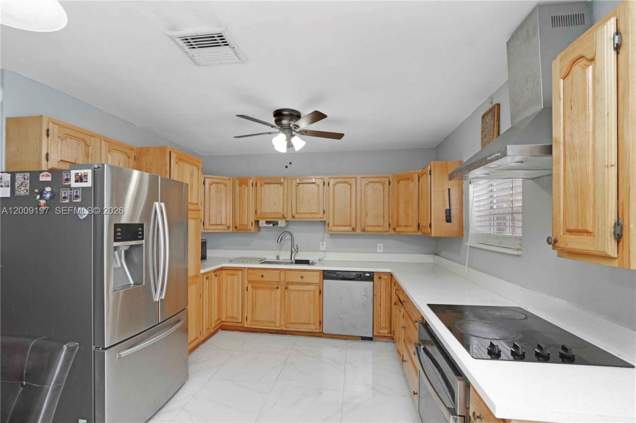 1762 NW 8th Ave, Homestead, FL 33030 Photo