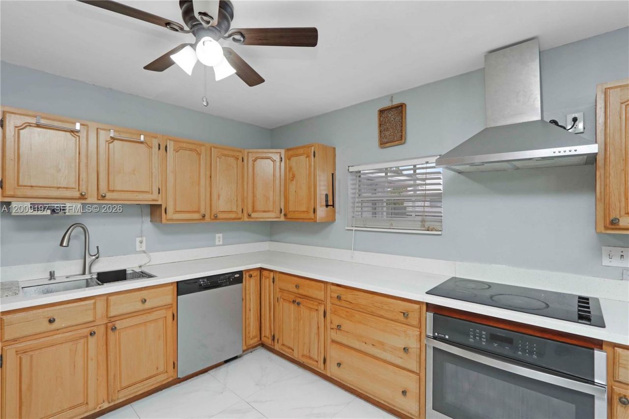 1762 NW 8th Ave, Homestead, FL 33030 Photo