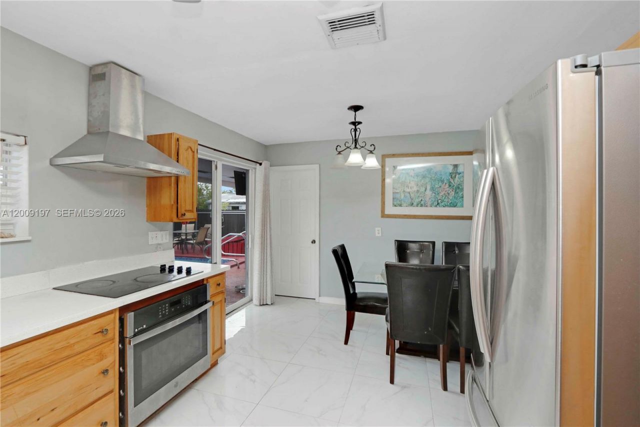 1762 NW 8th Ave, Homestead, FL 33030 Photo