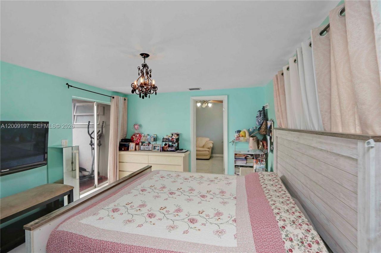 1762 NW 8th Ave, Homestead, FL 33030 Photo