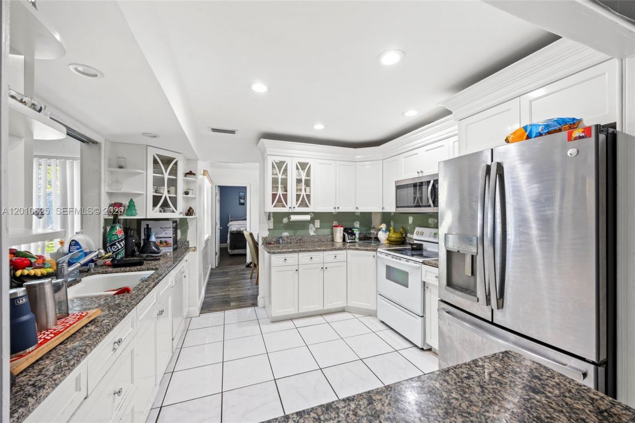 1831 Hiltonia Cir , West Palm Beach, FL 33407 Photo