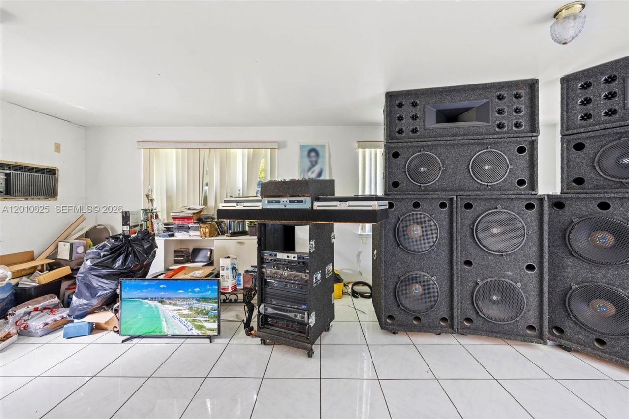 1831 Hiltonia Cir , West Palm Beach, FL 33407 Photo
