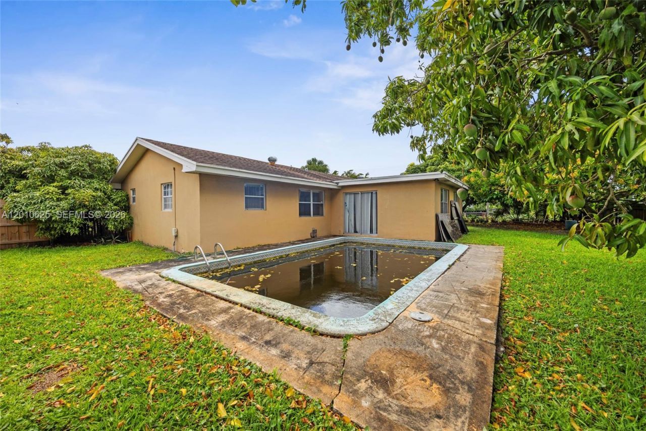 1831 Hiltonia Cir , West Palm Beach, FL 33407 Photo