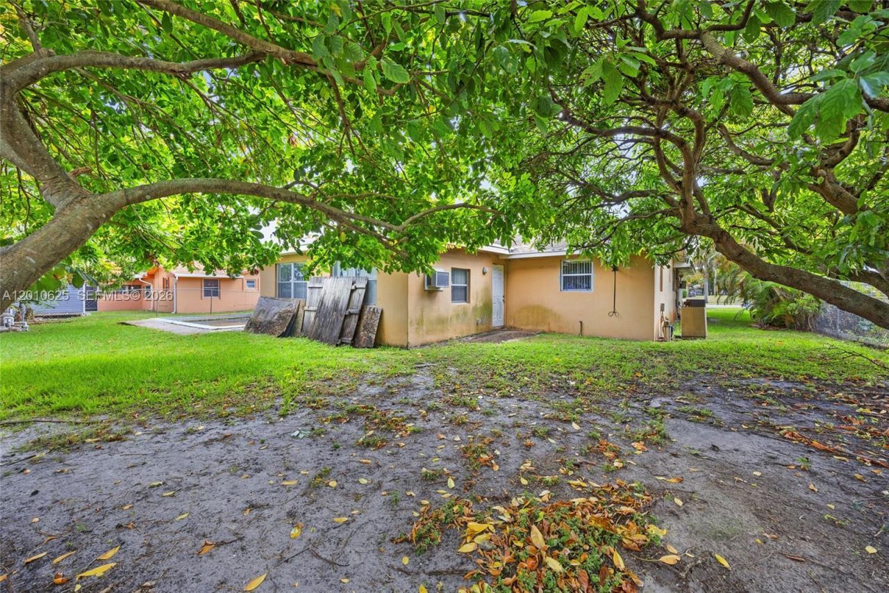 1831 Hiltonia Cir , West Palm Beach, FL 33407 Photo