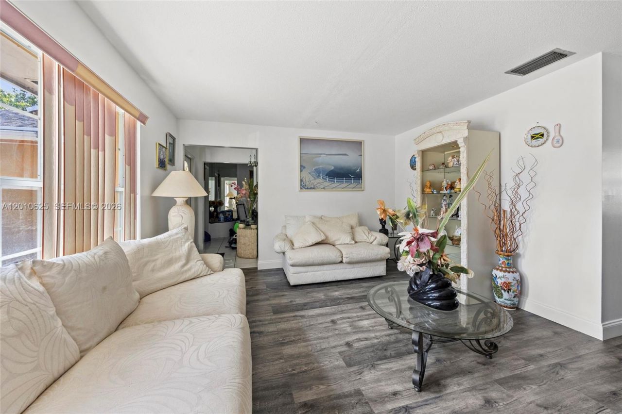 1831 Hiltonia Cir , West Palm Beach, FL 33407 Photo
