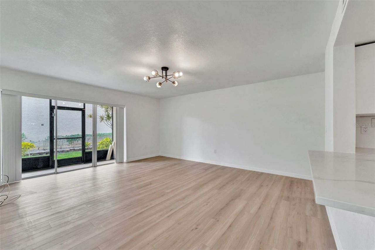 9940 7th Way N, Unit 101, Saint Petersburg, FL 33702 Photo