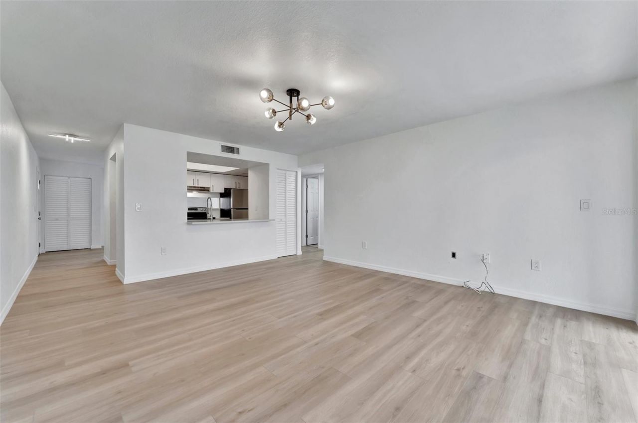 9940 7th Way N, Unit 101, Saint Petersburg, FL 33702 Photo