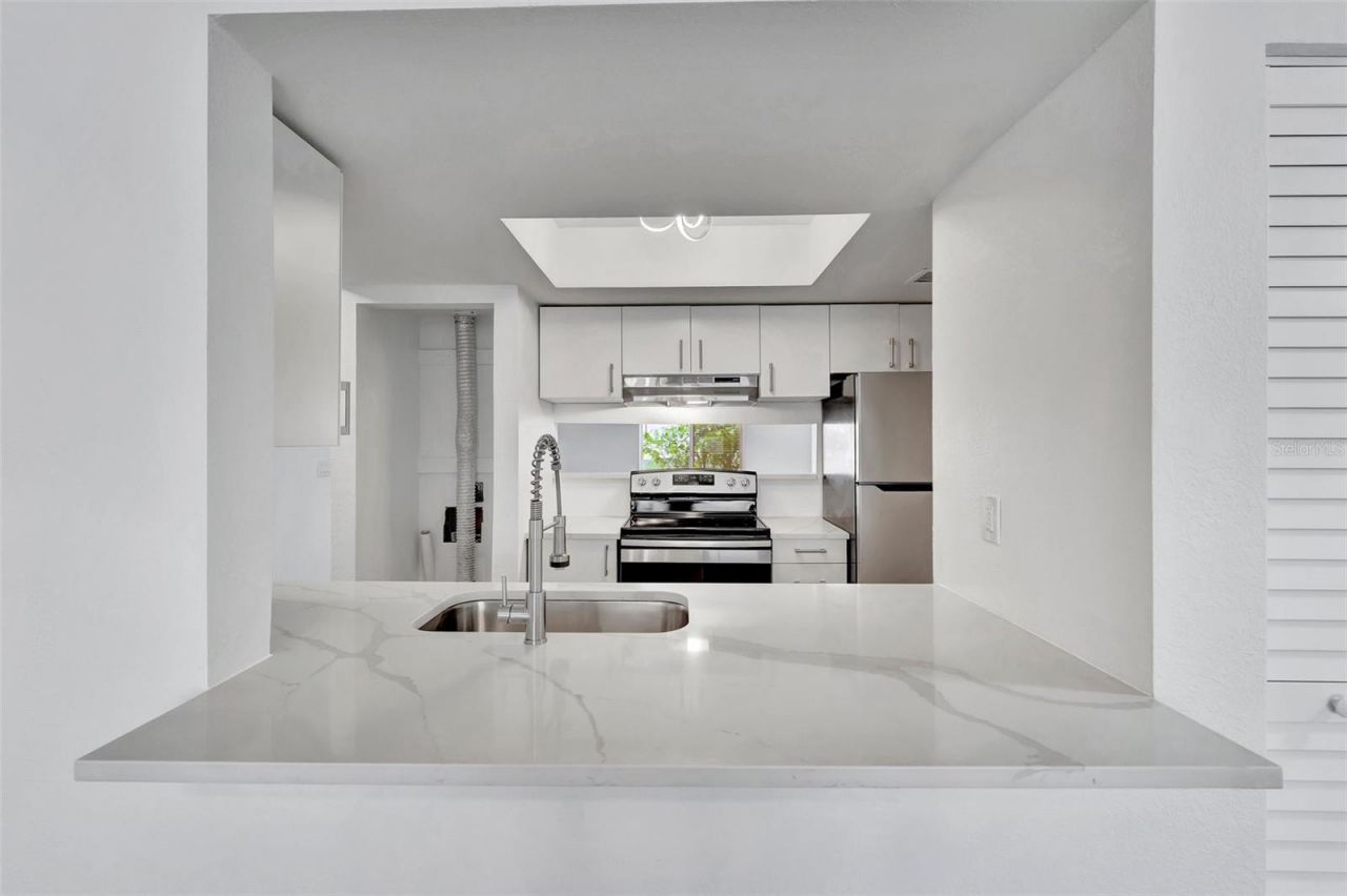 9940 7th Way N, Unit 101, Saint Petersburg, FL 33702 Photo
