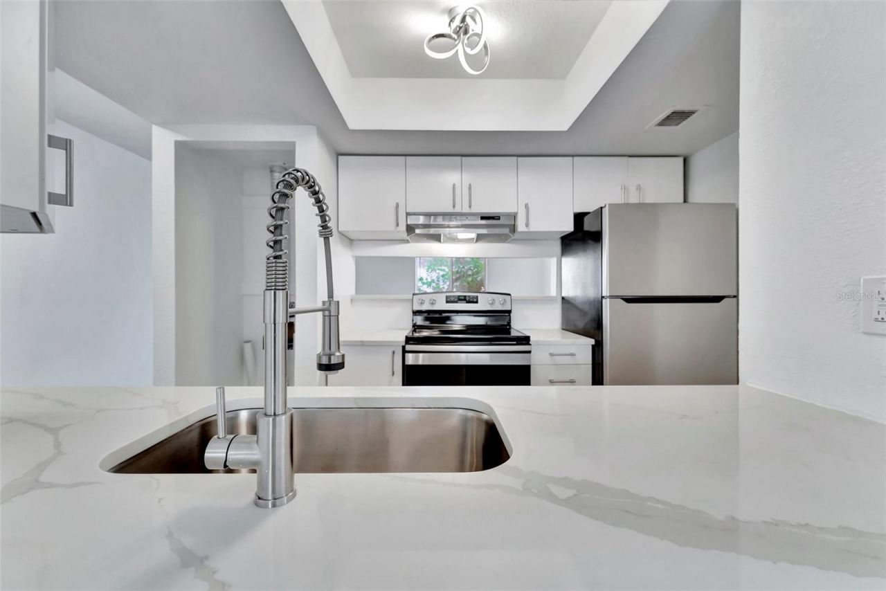 9940 7th Way N, Unit 101, Saint Petersburg, FL 33702 Photo