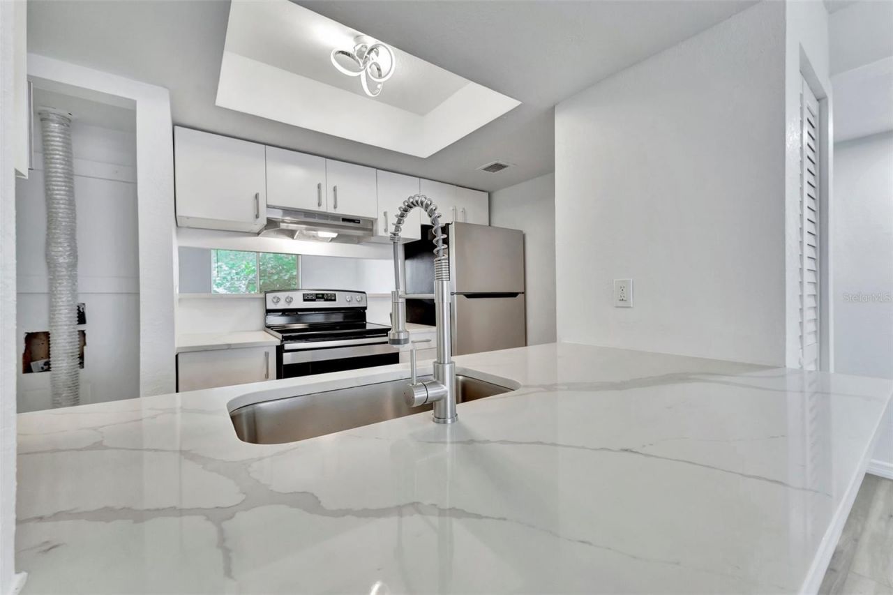 9940 7th Way N, Unit 101, Saint Petersburg, FL 33702 Photo