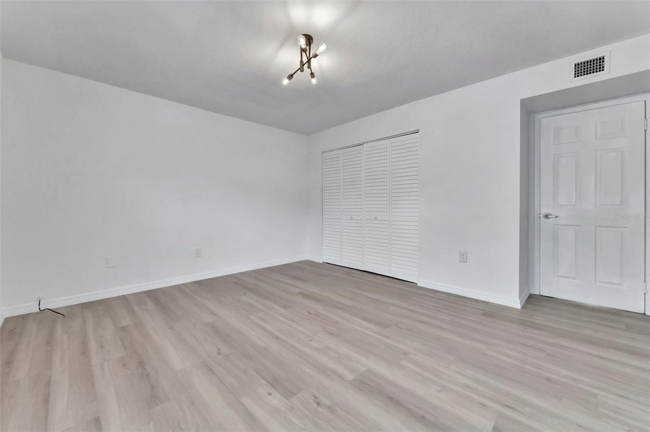 9940 7th Way N, Unit 101, Saint Petersburg, FL 33702 Photo