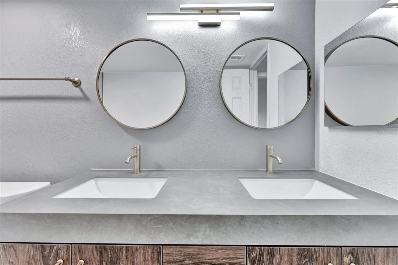 9940 7th Way N, Unit 101, Saint Petersburg, FL 33702 Photo