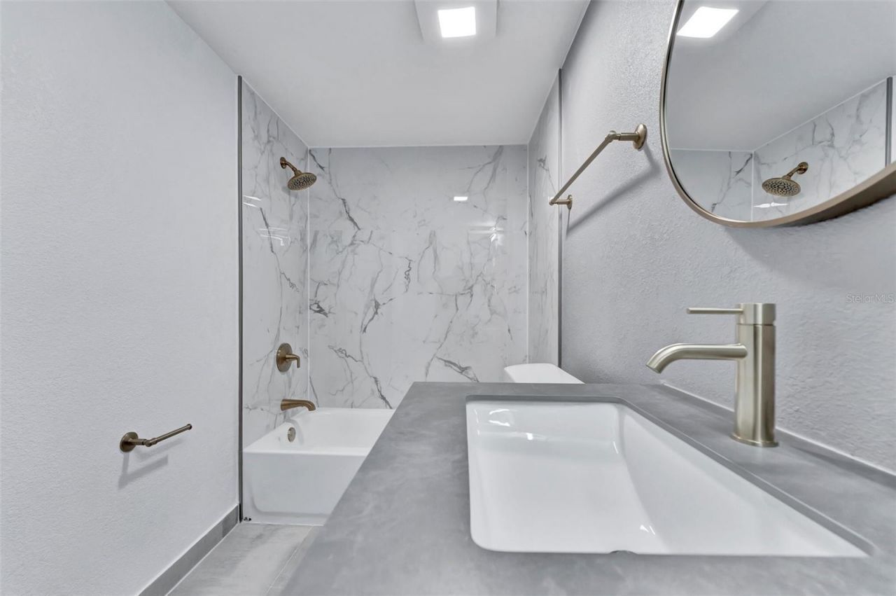9940 7th Way N, Unit 101, Saint Petersburg, FL 33702 Photo