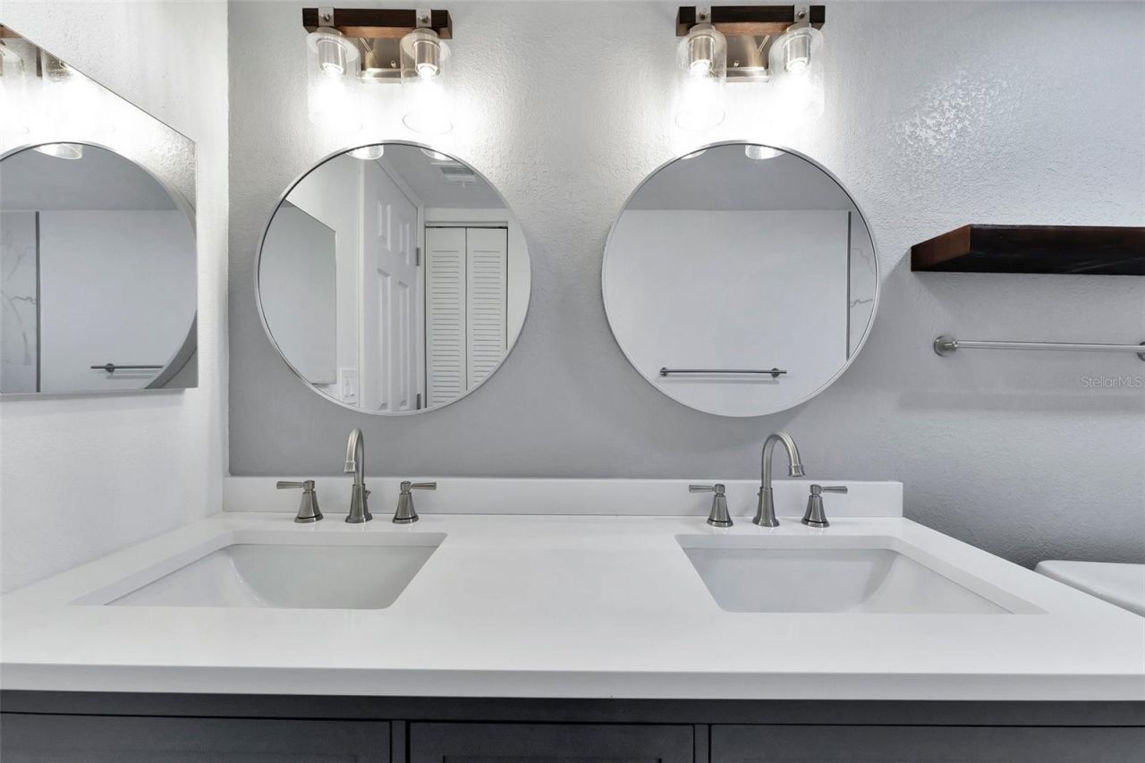 9940 7th Way N, Unit 101, Saint Petersburg, FL 33702 Photo