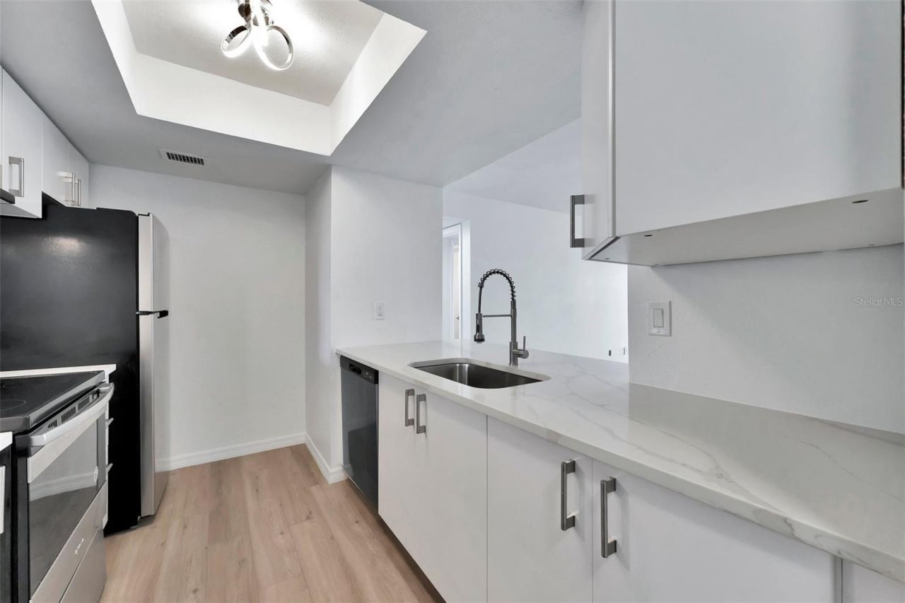 9940 7th Way N, Unit 101, Saint Petersburg, FL 33702 Photo