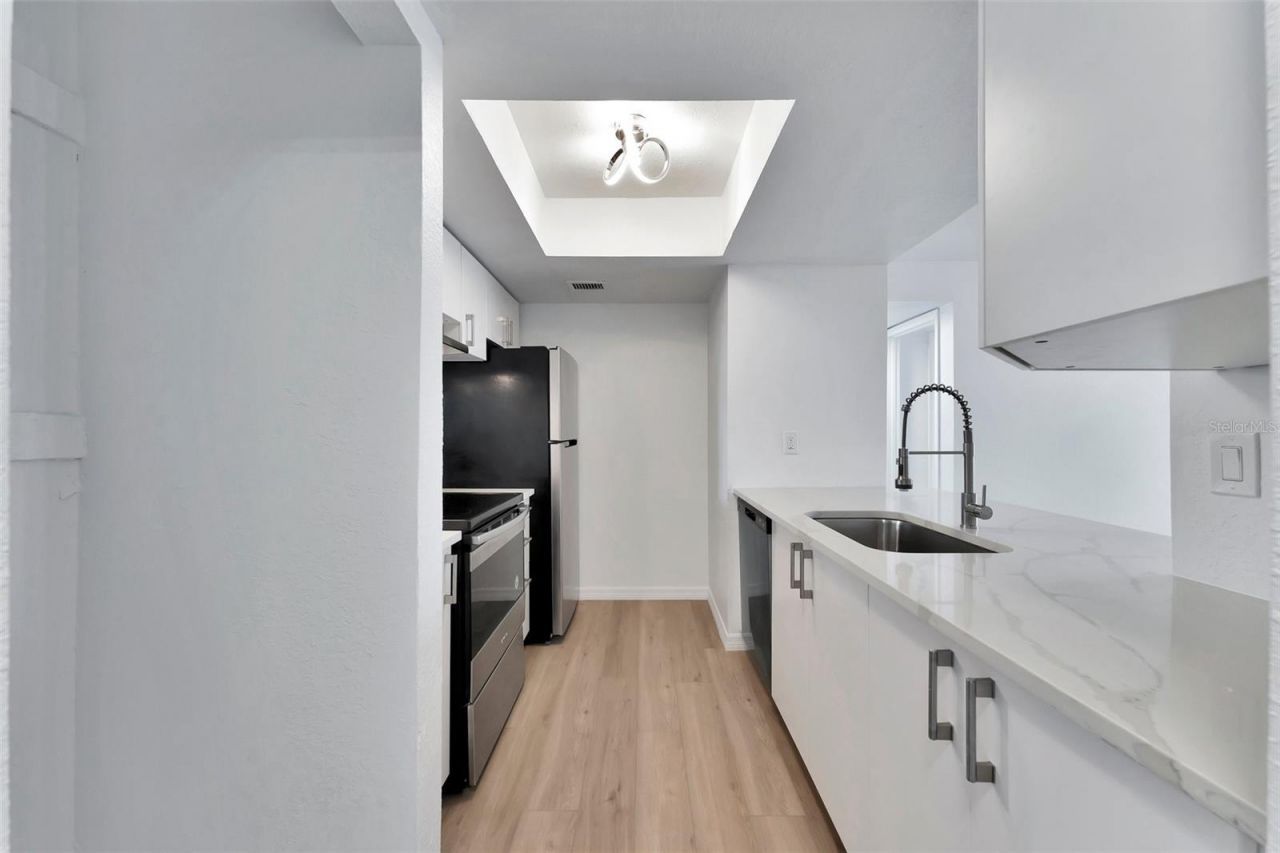 9940 7th Way N, Unit 101, Saint Petersburg, FL 33702 Photo
