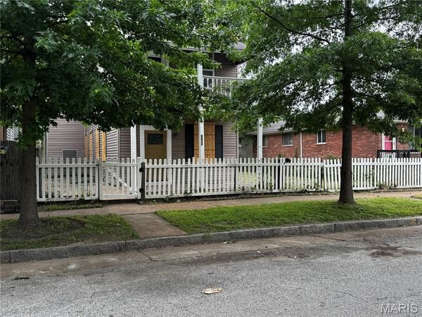 8422 Pennsylvania Avenue , St Louis, MO 63111