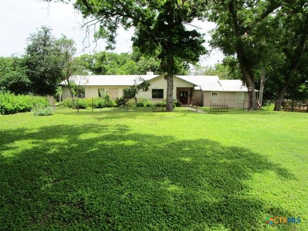 246 E Lincoln Street , New Braunfels, TX 78130