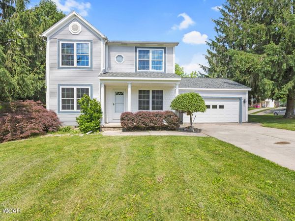 400 Woodview Drive, Bellefontaine, OH 43311