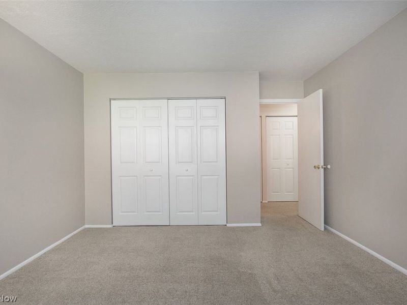 26702 Lake Of The Falls Boulevard, Olmsted Falls, OH 44138 Photo 16