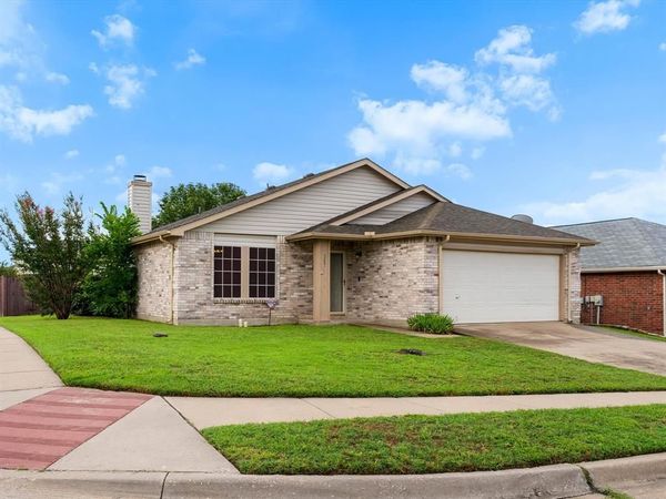 5201 Royal Birkdale Drive , Fort Worth, TX 76135
