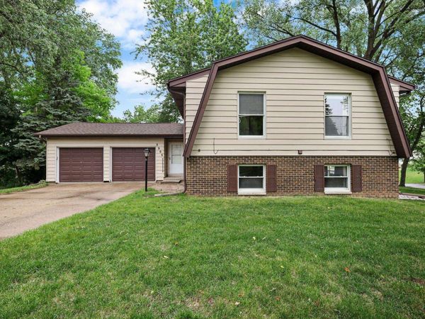 3906 Rolling Hill Drive, Middleton, WI 53562