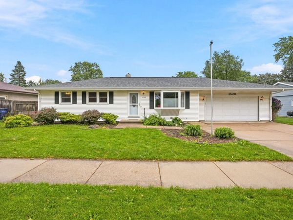 1520 N Pontiac Drive, Janesville, WI 53545