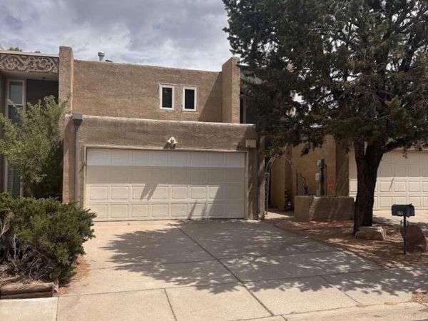 6813 Los Trechos Court NE, Albuquerque, NM 87109