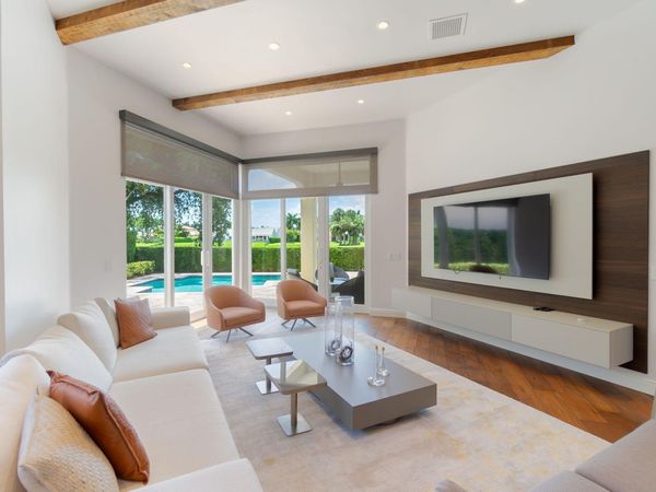 2402 Players Court, Wellington, FL 33414