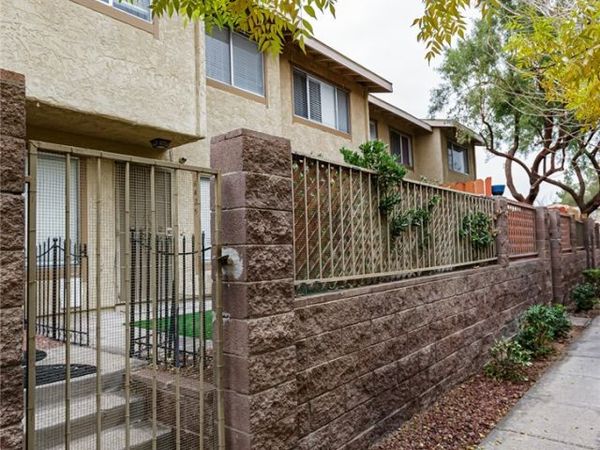 6425 Big Pine Way , Las Vegas, NV 89108