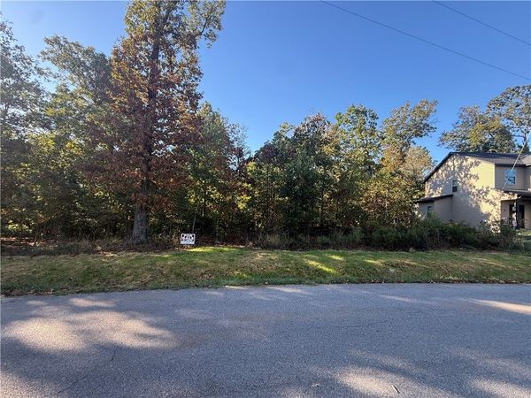 4 Rath Drive, Bella Vista, AR 72715