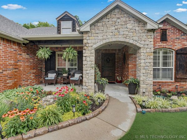 830 W 145th Street S, Glenpool, OK 74033
