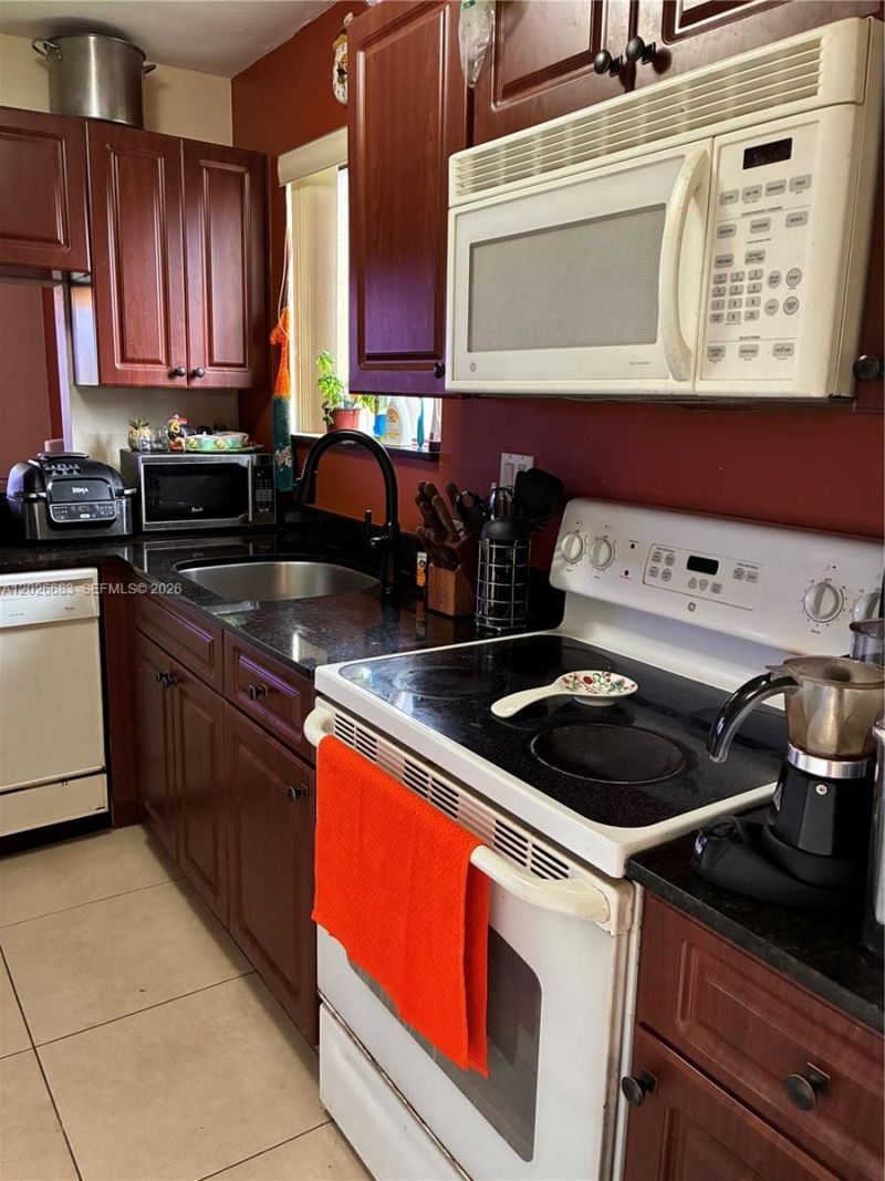 2828 NW 80th Ave, Sunrise, FL 33322 Photo