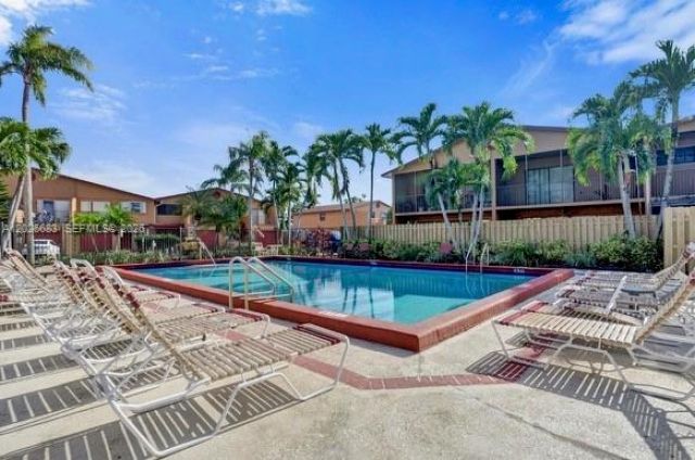 2828 NW 80th Ave, Sunrise, FL 33322 Photo